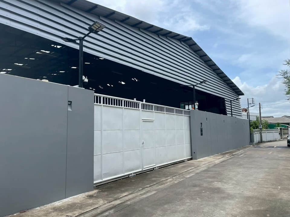 ให้เช่าโกดังพรีเมียมรีโนเวทใหม่ พร้อมออฟฟิศ 2 ชั้น ราชพฤกษ์ – สวนผัก ซอย 5 - ภาพที่ 1 จาก 12