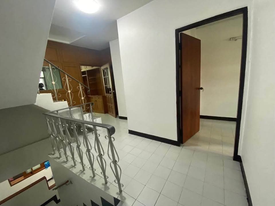 ให้เช่าบ้าน 3 ชั้น ห้วยขวาง – ประชาราษฎร์บำเพ็ญ 9 ใกล้ MRT ห้วยขวาง - ภาพที่ 11 จาก 12