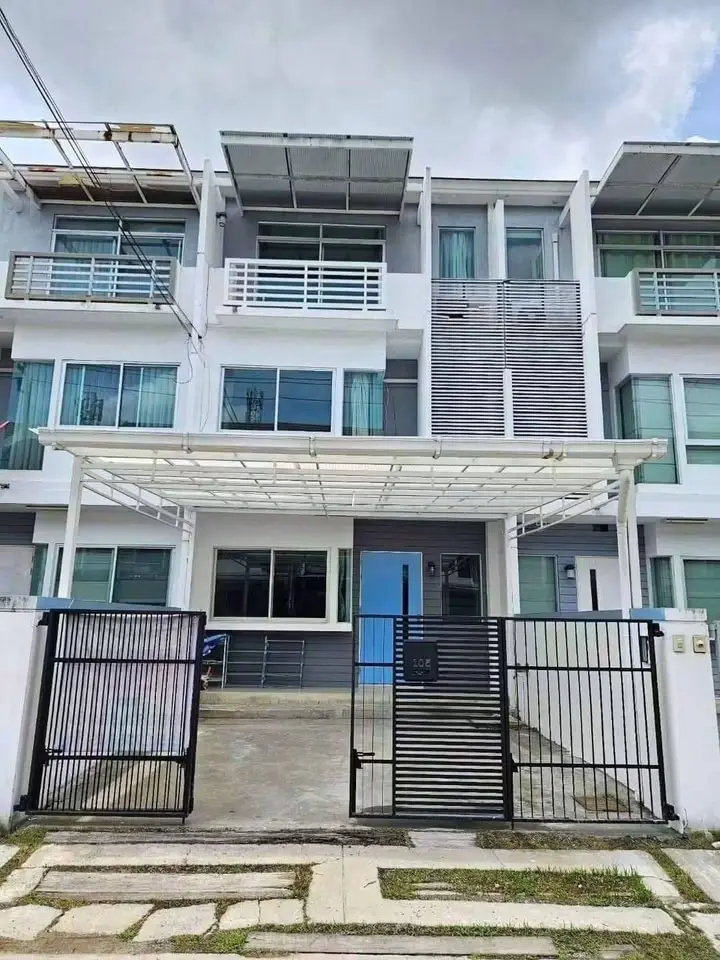 ขายทาวน์โฮม 3 ชั้น ราคาพิเศษ กรุงเทพกรีฑา ซอย 7 – รามคำแหง 4.6 ล้านบาท - ภาพที่ 2 จาก 12