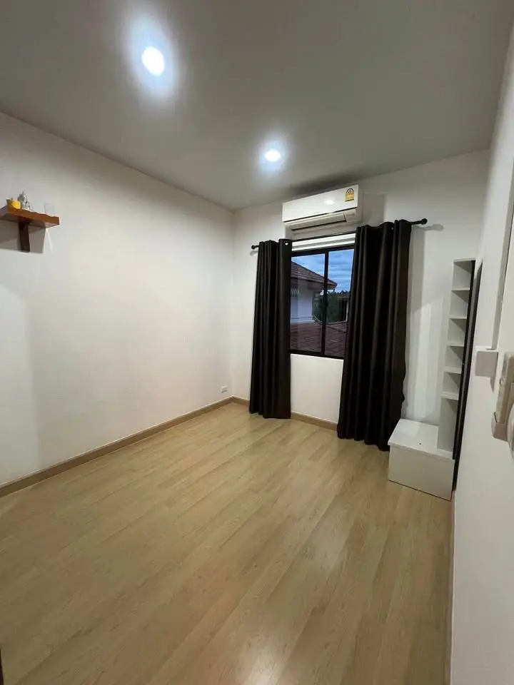 2-Storey Detached House for Rent at Areeya Como, Wongwaen-Ramintra - image 8 of 12