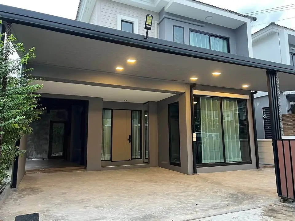 2-Storey Detached House for Rent at Areeya Como, Wongwaen-Ramintra - image 1 of 12