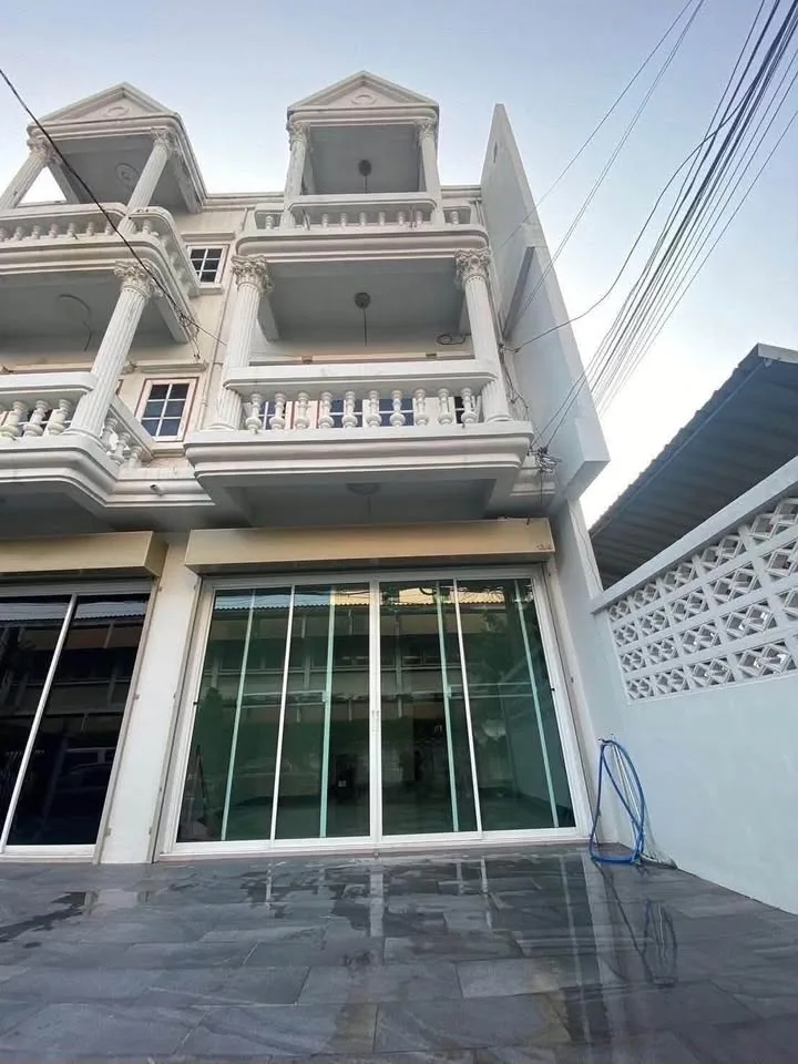 ให้เช่าบ้าน 3 ชั้น ห้วยขวาง – ประชาราษฎร์บำเพ็ญ 9 ใกล้ MRT ห้วยขวาง - ภาพที่ 2 จาก 12