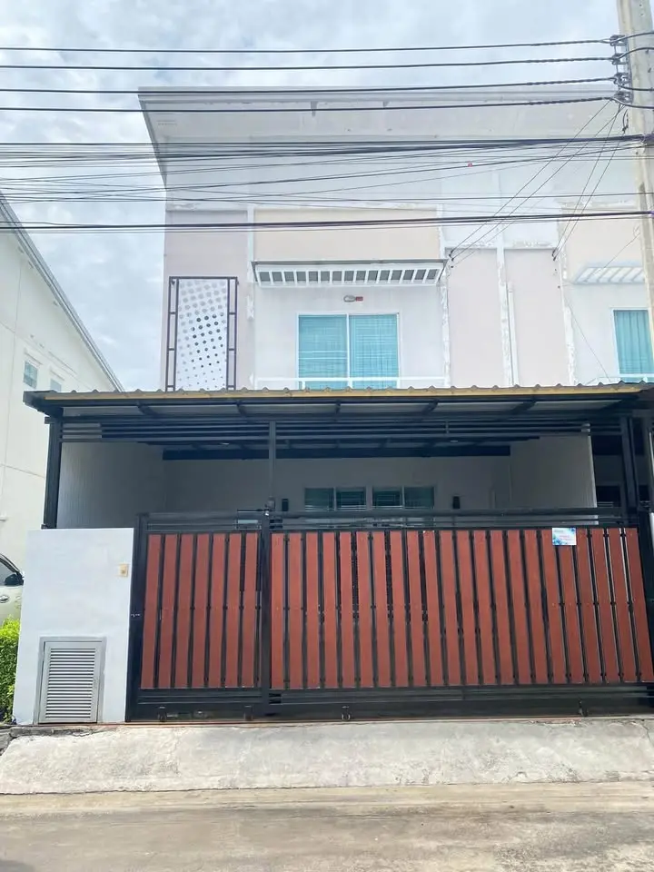 4-Bedroom Townhome for Rent at RK Park 2, Ramintra-Safari - image 1 of 12