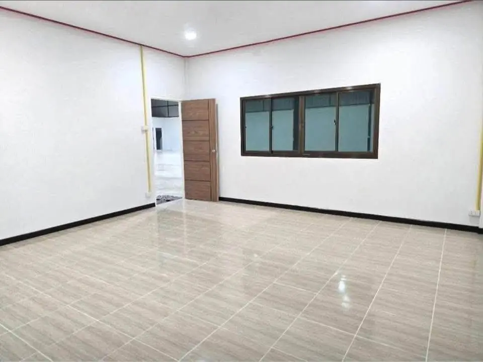 550–1,100 sqm Warehouse for Rent on Nimit Mai Road, Khlong Sam Wa - image 4 of 7