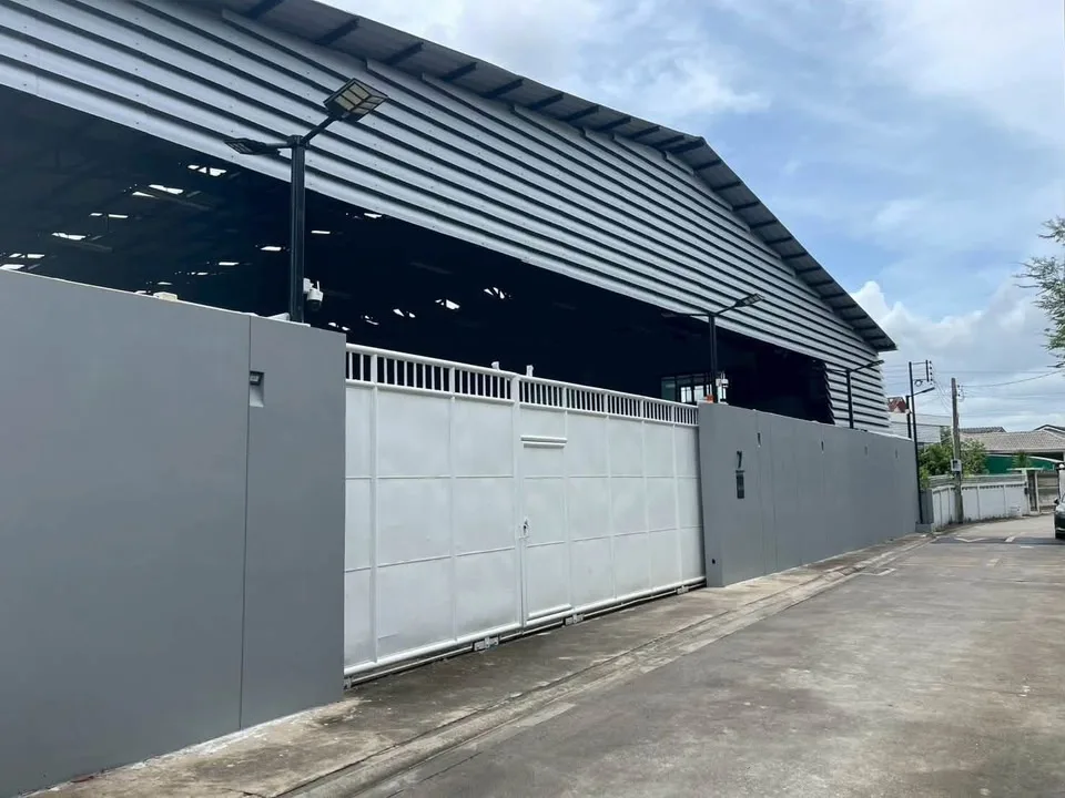 Premium Newly Renovated Warehouse for Rent with 2-Storey Office, Ratchaphruek – Suan Phak Soi 5 - image 1 of 12