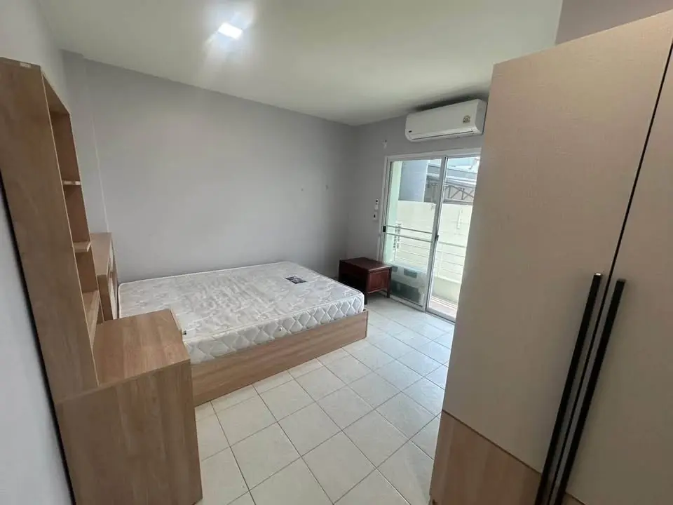 四层商住办公楼出租 320 平方米 Sinthanee Lat Phrao 80 近地铁 Lat Phrao 83 站 - 第 10 张,共 12 张