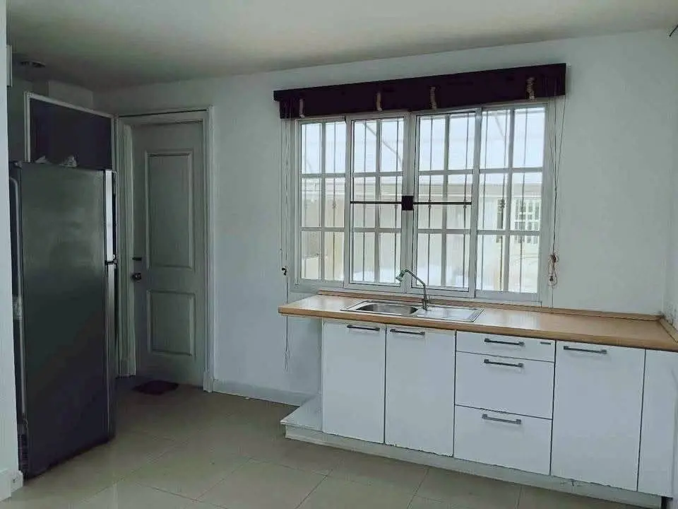3-Storey Townhouse for Rent at Plus City Park, Rama 9-Hua Mak 23 - image 4 of 12
