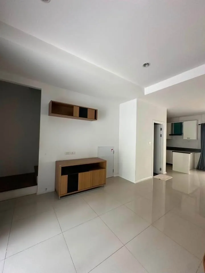 ให้เช่าทาวน์โฮม 3 ชั้น Plex Residence เกษตร-นวมินทร์ เฟอร์นิเจอร์ครบ - ภาพที่ 3 จาก 12