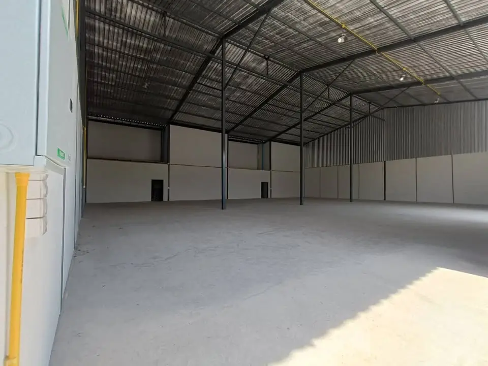 Warehouse Units for Rent in Lam Luk Ka Khlong 5, with Mezzanine Office Options - image 3 of 11