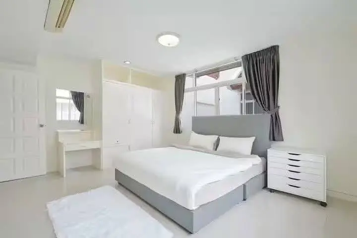 ให้เช่าบ้านเดี่ยว 4 ชั้น สุขุมวิท 31 ใกล้ BTS พร้อมพงษ์ 5 ห้องนอน 350–400 ตร.ม. - ภาพที่ 8 จาก 12
