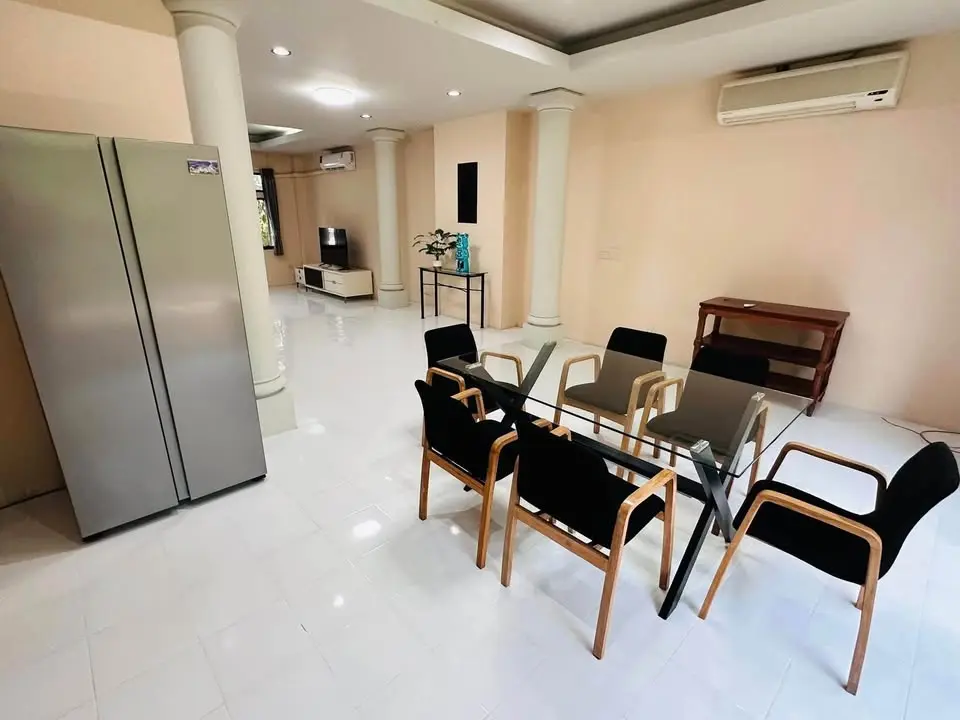 ให้เช่าทาวน์โฮม / โฮมออฟฟิศ หมู่บ้านชิชา คาสเซิล สุขุมวิท 31 4 ห้องนอน 350 ตร.ม. - ภาพที่ 5 จาก 12
