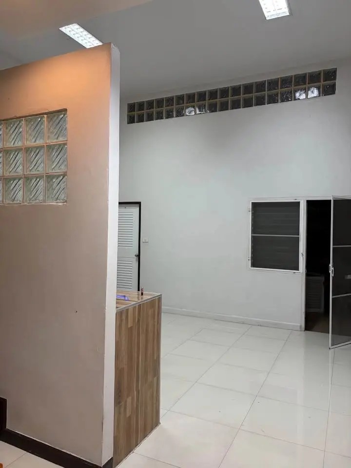 Home Office for Rent on Sukhumvit 93, On Nut-Bang Chak, 250 sqm - image 6 of 12