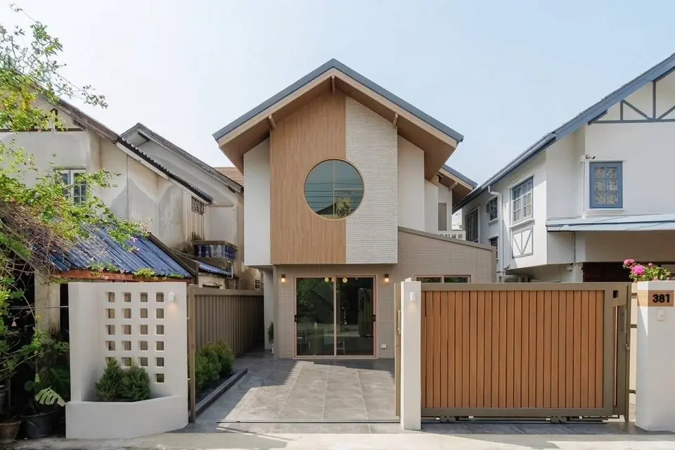 独栋别墅出售 30 平方哇 全屋翻新 Minimal Muji 风格 Lat Phrao 93巷 - 第 1 张,共 12 张
