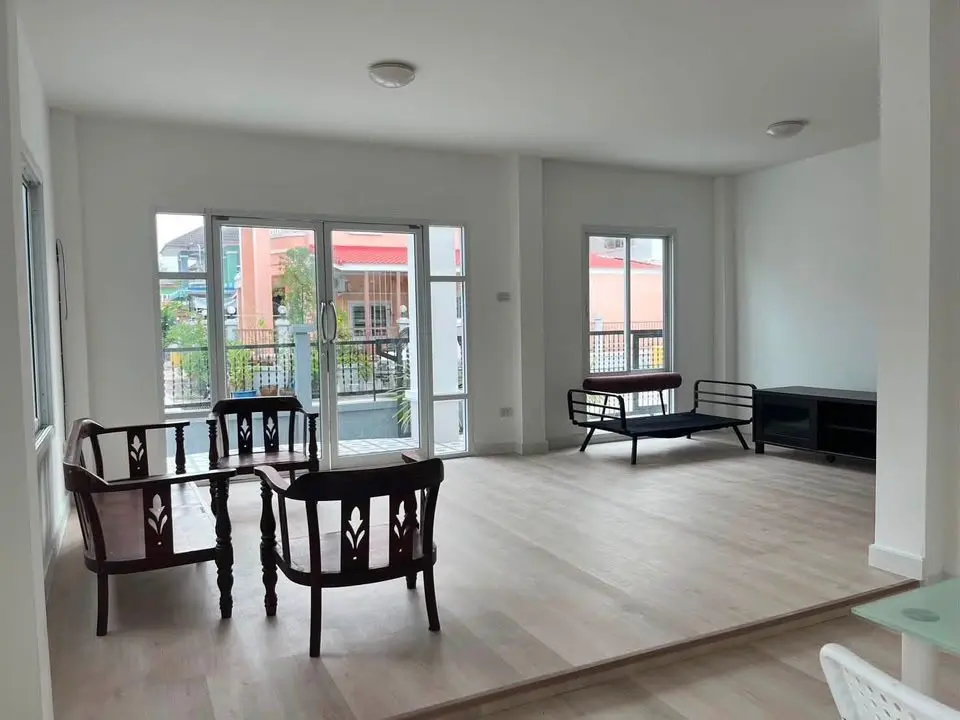 2-Storey Detached House for Sale, 64.5 sq wah, Lapawan 10, Chaiyaphruek - Bang Phlap, Nonthaburi - image 4 of 10