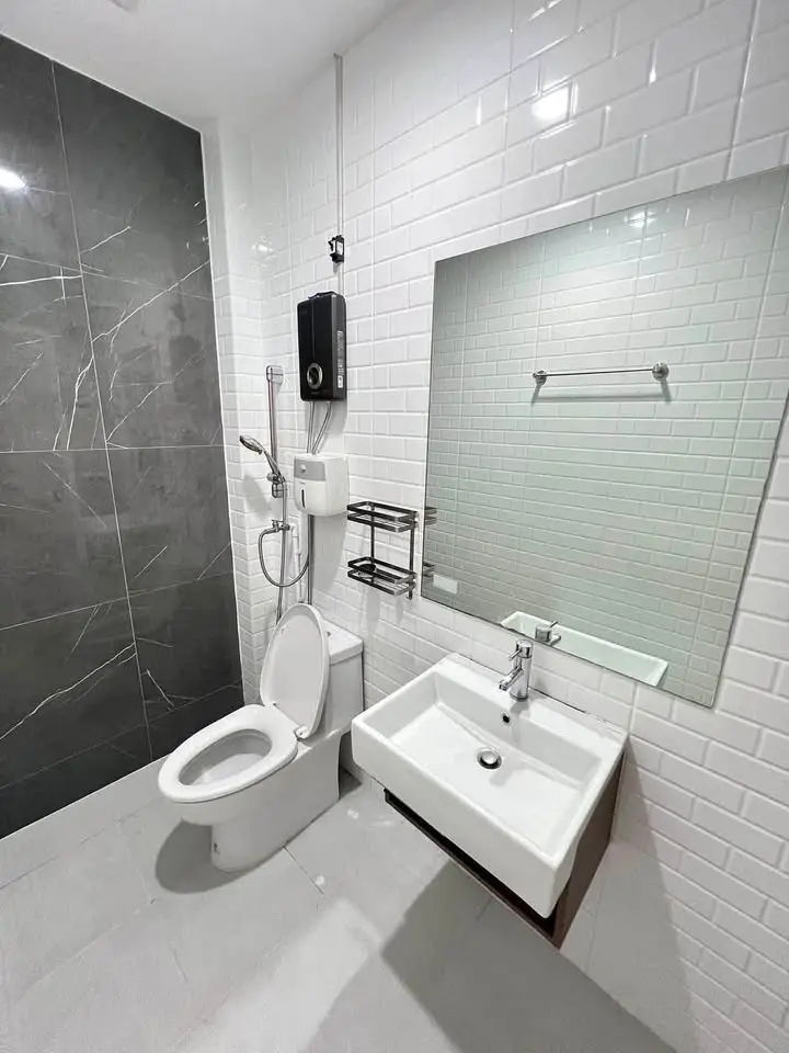 3-Storey Corner Townhome for Rent at SIRIHOUSE Ratchada 18 - image 9 of 12