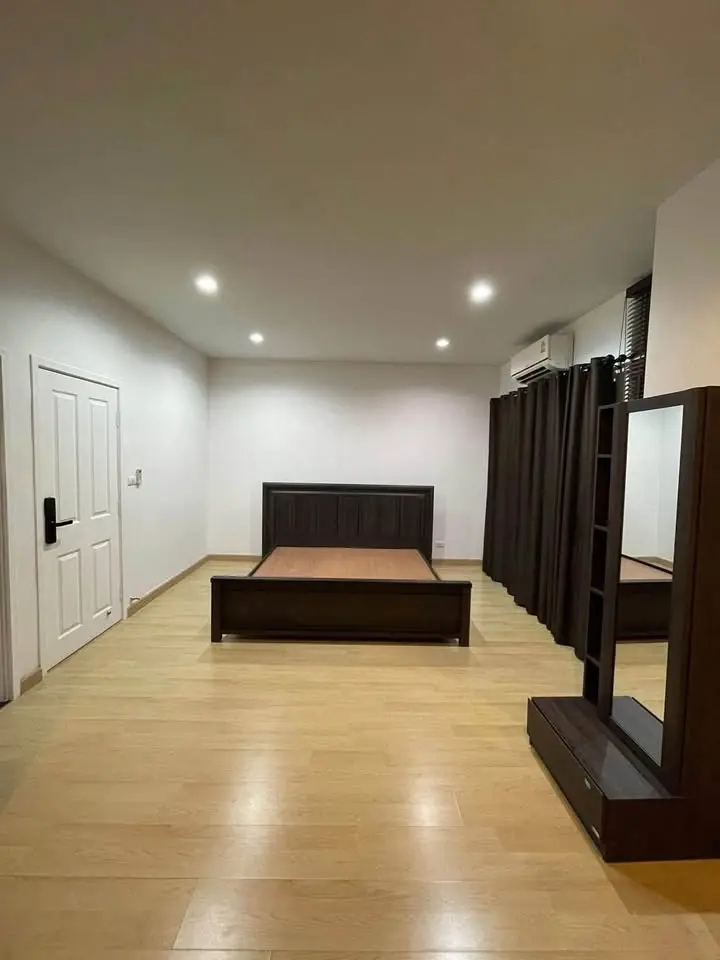 2-Storey Detached House for Rent at Areeya Como, Wongwaen-Ramintra - image 7 of 12