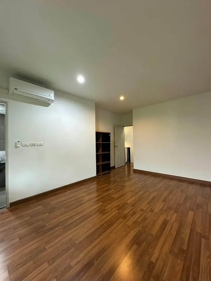 4-Storey Townhome for Rent at Areeya Mandarina, On Nut 39 - image 6 of 12