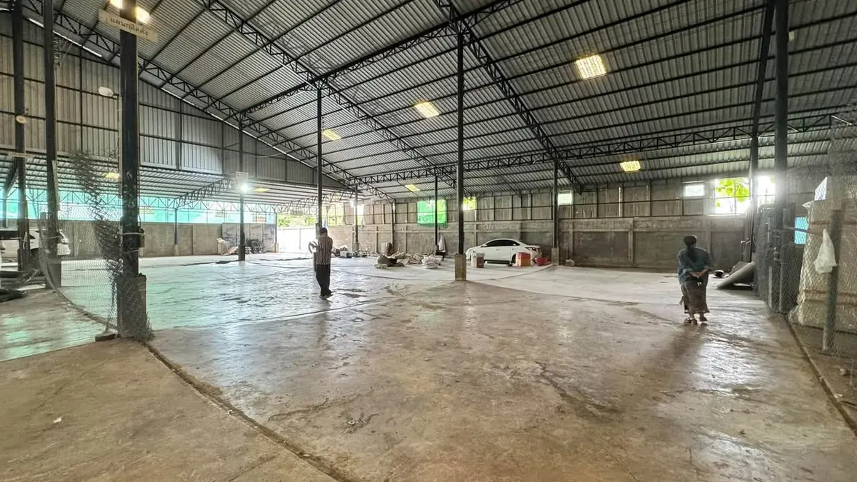 Warehouse for Rent on Thepharak Road, Two Options from 1,925 to 3,100 sqm - image 3 of 11