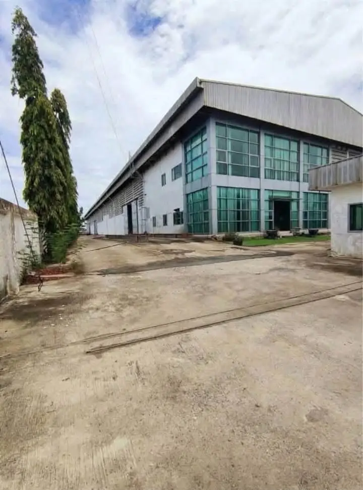 1,344 sqm Warehouse with Office for Rent on King Kaew Road, Bang Phli - image 1 of 5