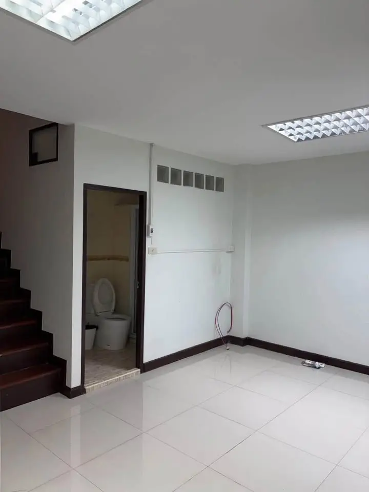 Home Office for Rent on Sukhumvit 93, On Nut-Bang Chak, 250 sqm - image 11 of 12