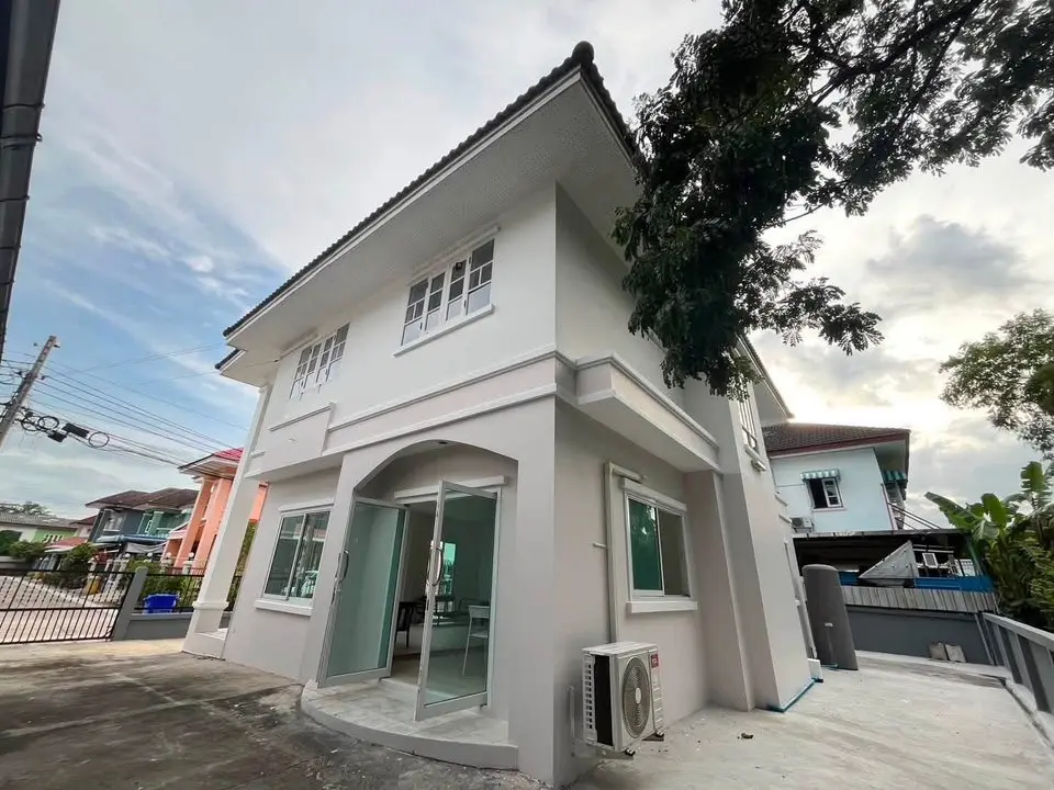 2-Storey Detached House for Sale, 64.5 sq wah, Lapawan 10, Chaiyaphruek - Bang Phlap, Nonthaburi - image 1 of 10