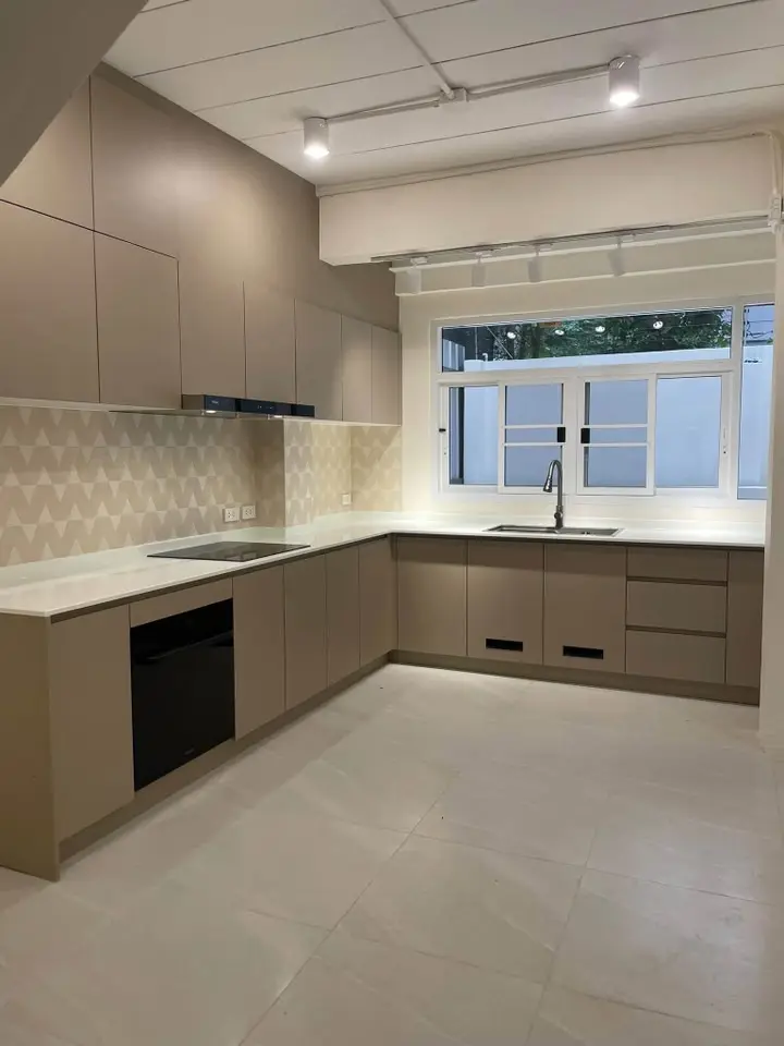 Newly Renovated 3-Bedroom House for Rent and Sale, Rama 9 Soi 13 - image 2 of 6