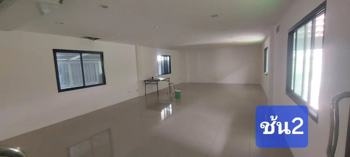 Warehouse with Office for Rent, 1,296 sqm, King Kaew-Lat Krabang Road - image 3 of 12