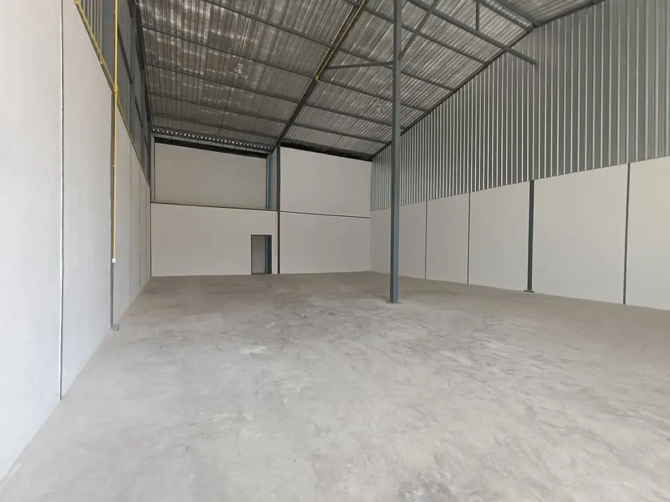 Warehouse Units for Rent in Lam Luk Ka Khlong 5, with Mezzanine Office Options - image 9 of 11