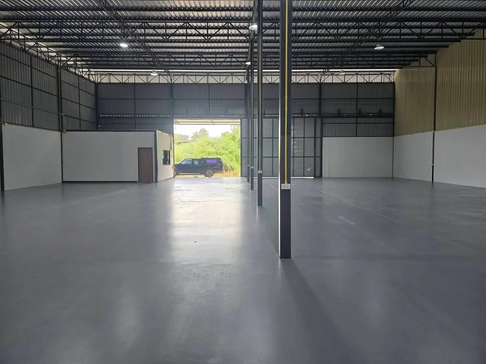 Warehouse for rent Nimit Mai, Min Buri - Khlong Sam Wa, 550-1,100 sqm with office - image 1 of 6