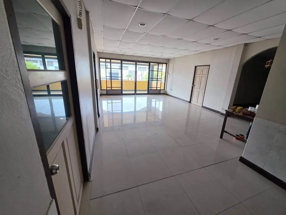 Factory Complex with Office and House for Sale or Rent near Bangpoo Estate - image 4 of 12