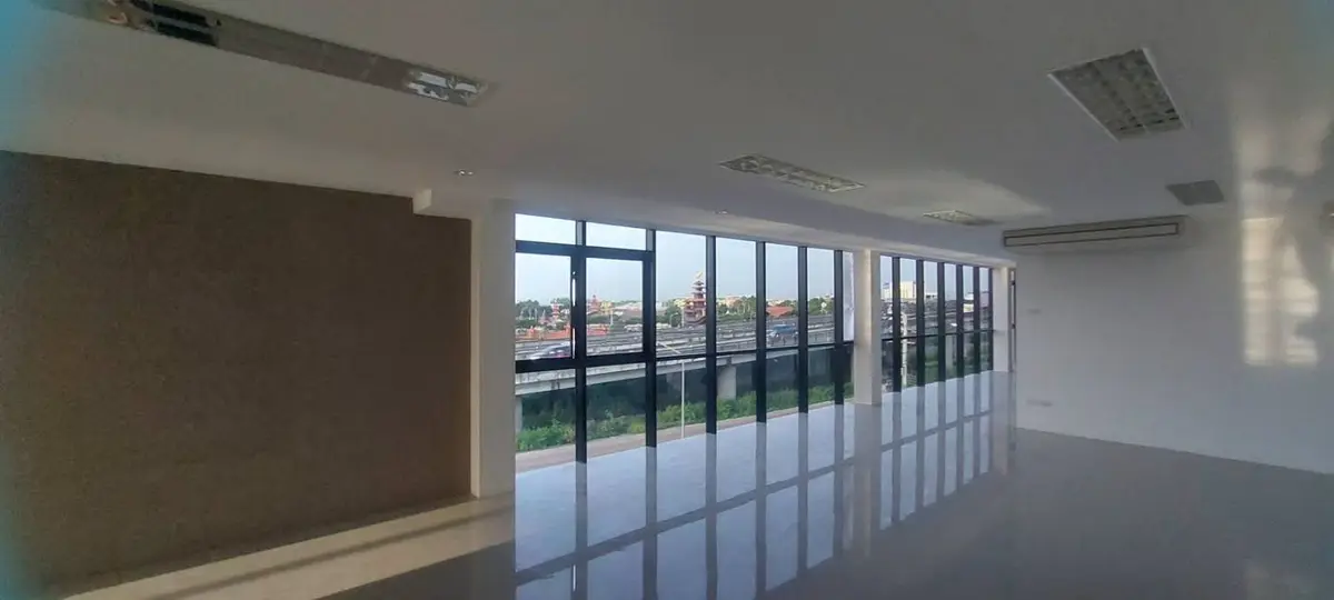 Warehouse with Office for Rent, 1,296 sqm, King Kaew-Lat Krabang Road - image 2 of 12