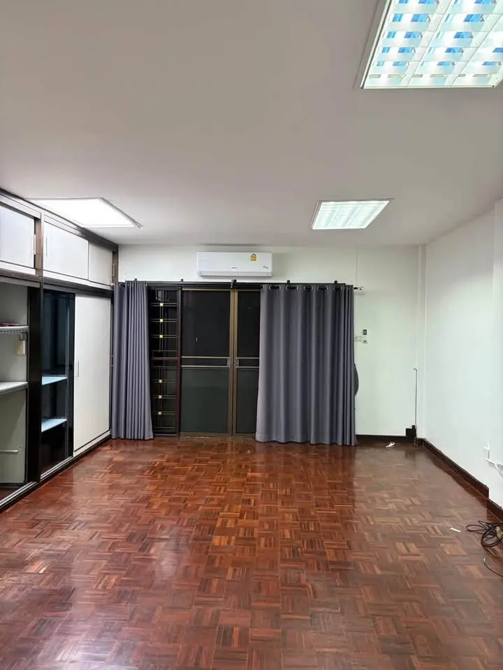 Home Office for Rent on Sukhumvit 93, On Nut-Bang Chak, 250 sqm - image 5 of 12
