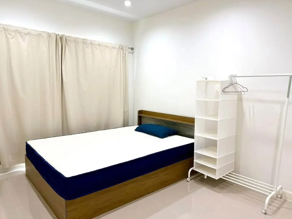 Renovated 3-Storey Townhouse for Rent at Metro Rama 9 near Stamford - image 1 of 10