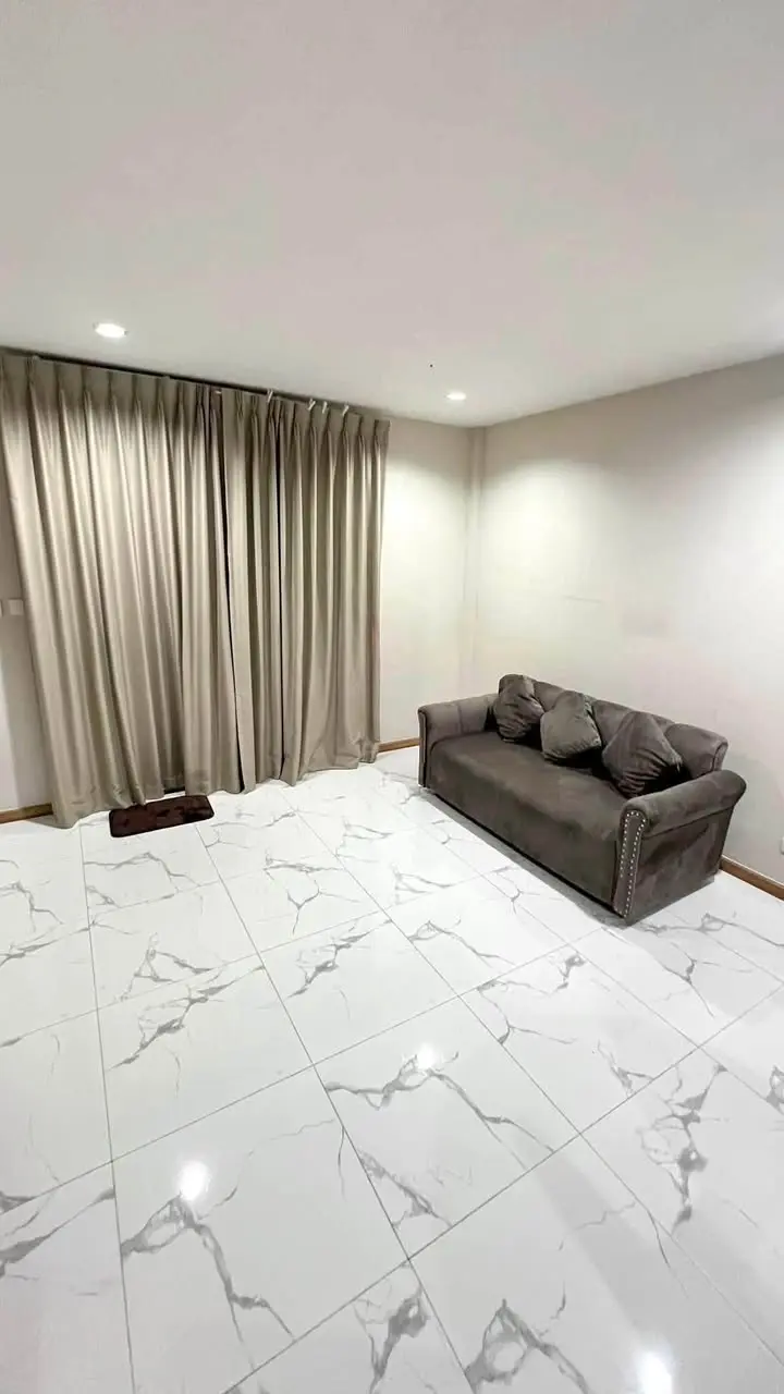 3-Storey Corner Townhome for Rent at SIRIHOUSE Ratchada 18 - image 8 of 12