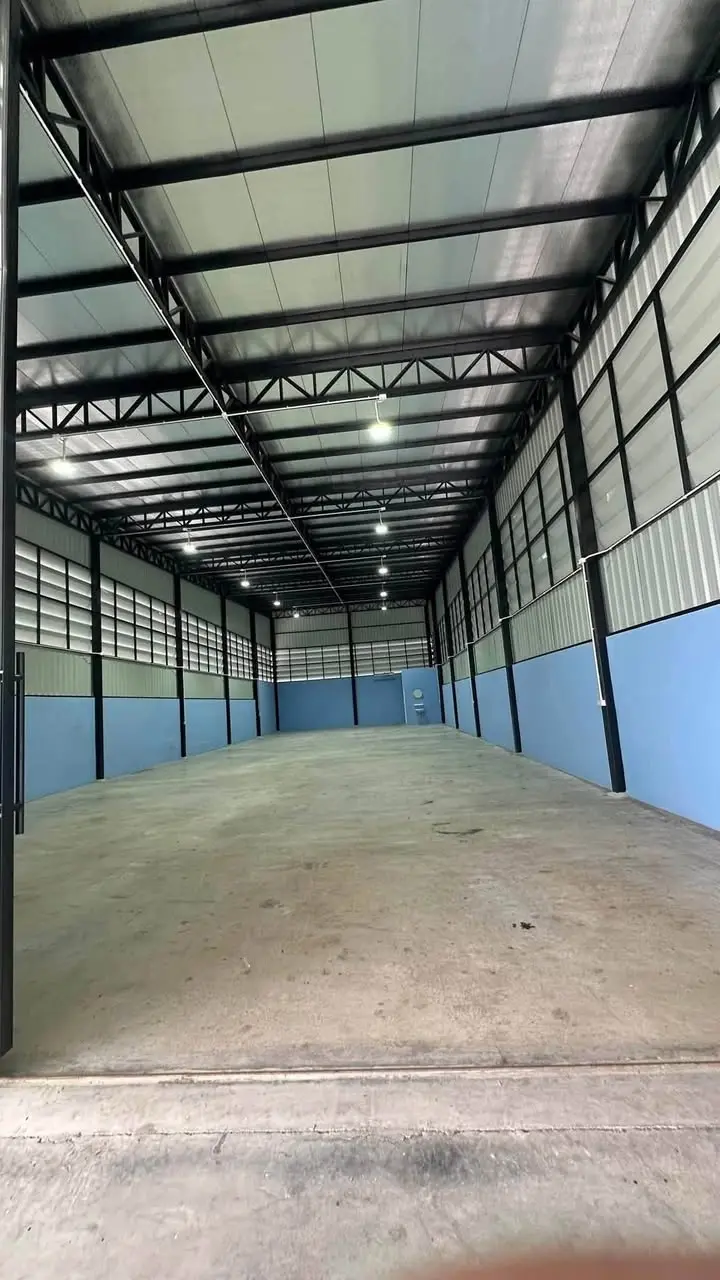 New 450 sqm Warehouse for Rent on Kanchanaphisek 25, Saphan Sung - image 2 of 2