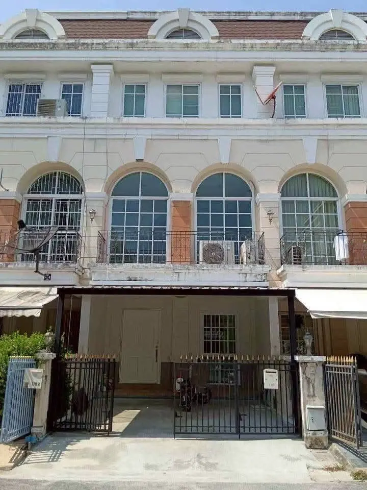 3-Storey Townhouse for Rent at Plus City Park, Rama 9-Hua Mak 23