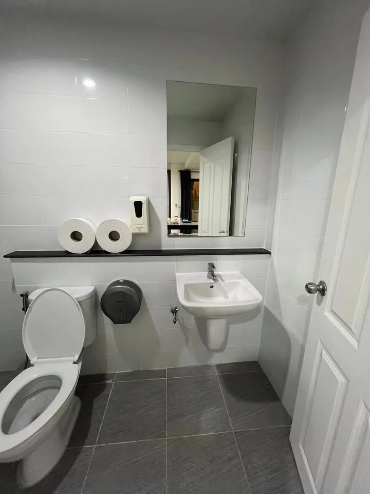 2-Storey Detached House for Rent at Areeya Como, Wongwaen-Ramintra - image 2 of 12