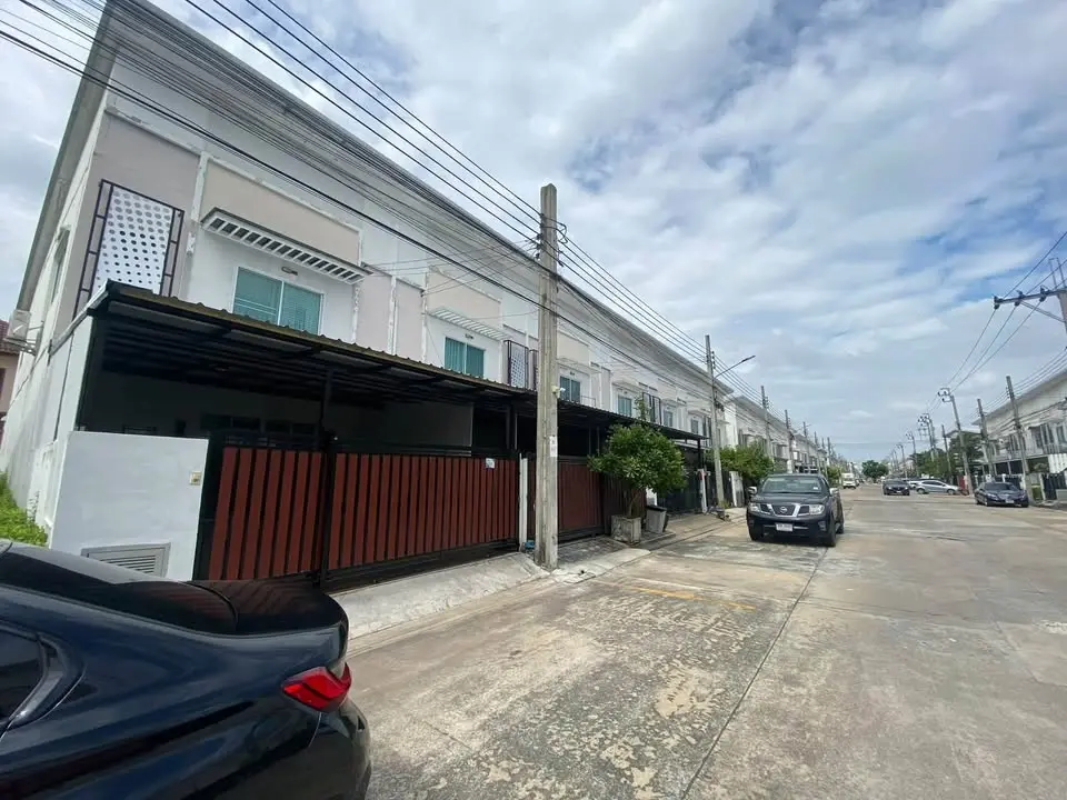 4-Bedroom Townhome for Rent at RK Park 2, Ramintra-Safari - image 2 of 12