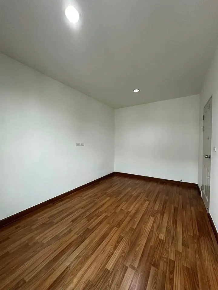 4-Storey Townhome for Rent at Areeya Mandarina, On Nut 39 - image 4 of 12