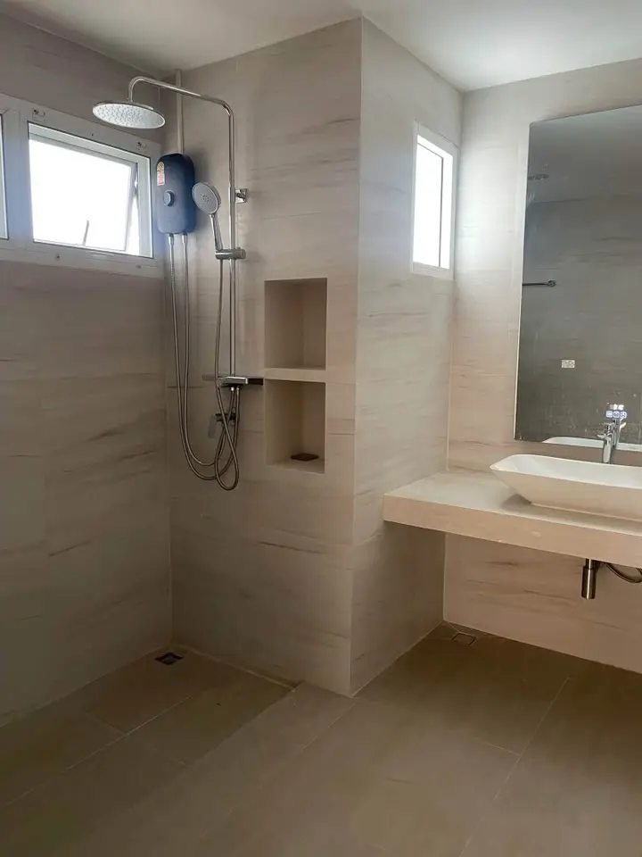 Newly Renovated 3-Bedroom House for Rent and Sale, Rama 9 Soi 13 - image 3 of 6