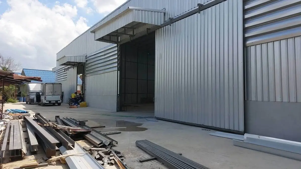 820 sqm Warehouse with Office for Rent, Phraya Suren 27, Ram Intra - Khlong Sam Wa - image 2 of 4