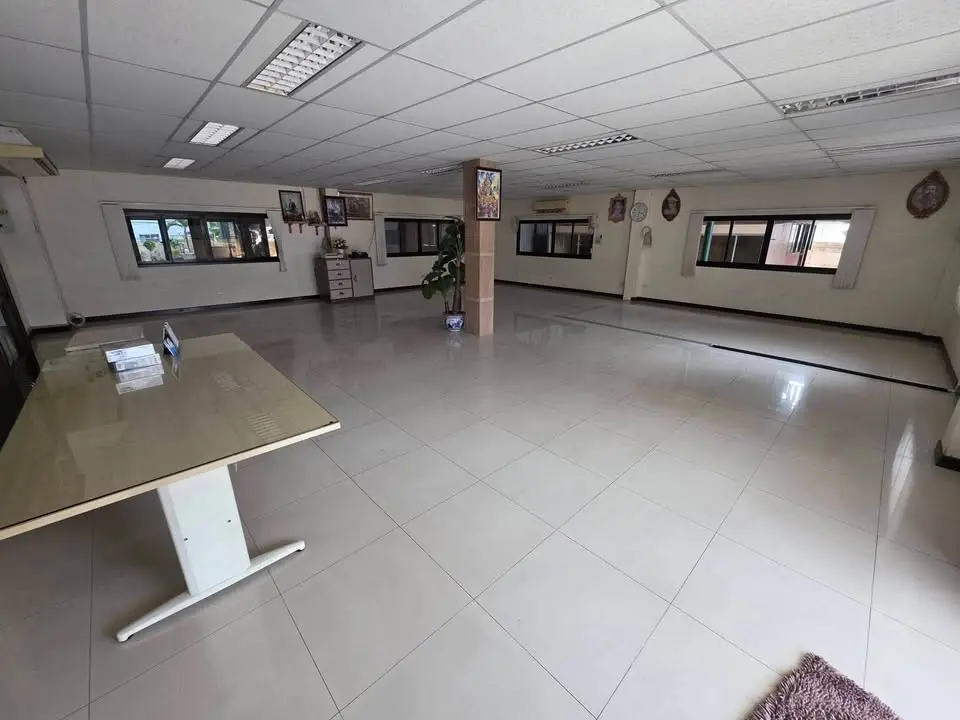 Factory Complex with Office and House for Sale or Rent near Bangpoo Estate - image 3 of 12