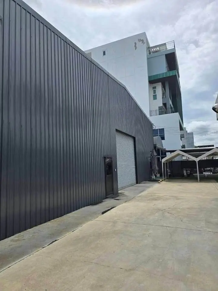 500 Sq.m. Warehouse with Office for Rent on Krungthep Kreetha Road - image 2 of 8