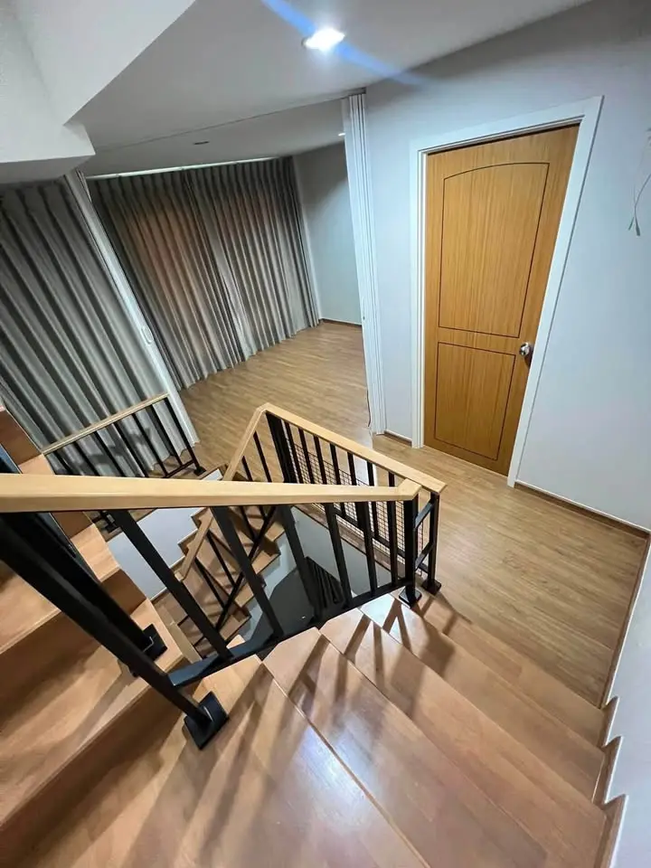 Corner 3-Storey Townhome with 3+1 Bedrooms for Rent at Sirihouse Ratchada 18 - image 12 of 12