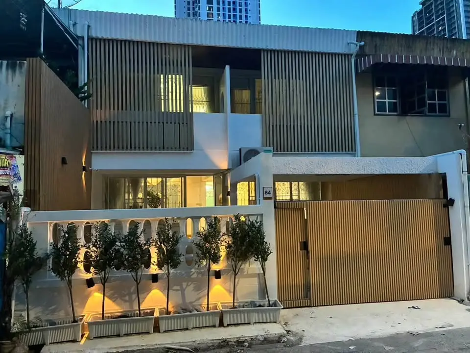 新拉玛九路34巷两层联排别墅出租 - 第 1 张，共 10 张