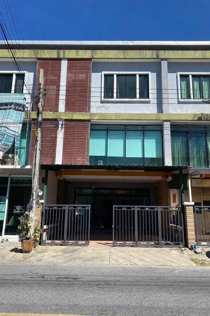 ทาวน์โฮมให้เช่า นวมินทร์ 74 3 ชั้น 4 ห้องนอน เหมาะทำออฟฟิศ / โฮมออฟฟิศ