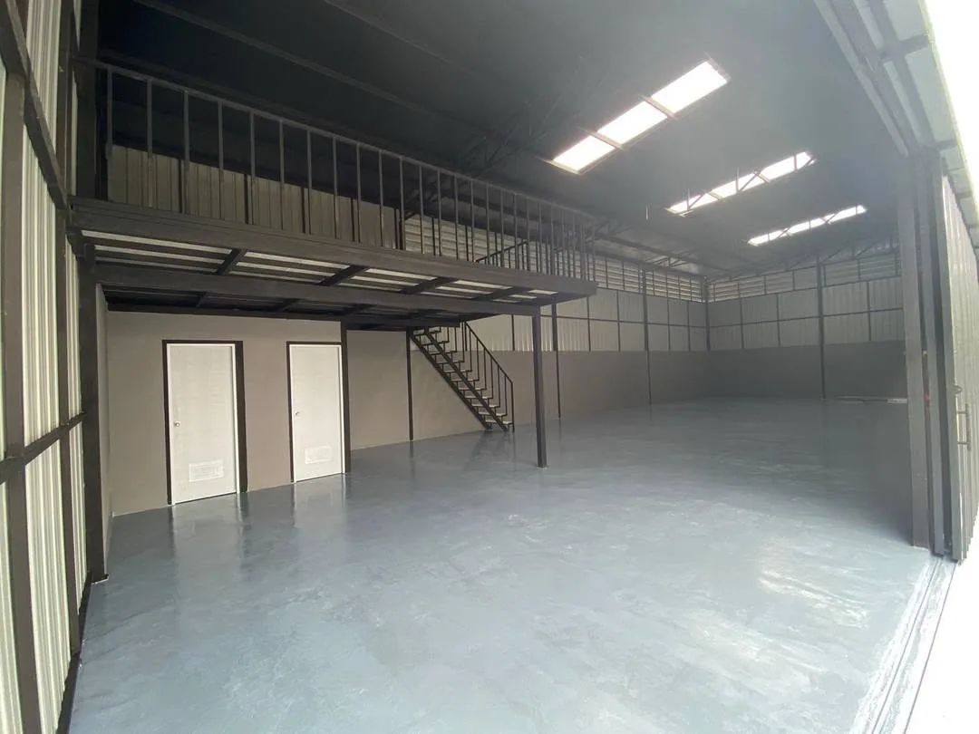 Warehouse / Parking Yard for Rent in Soi Chokchai 4 – 180 sq.m. | 55,000 THB/Month - image 6 of 7