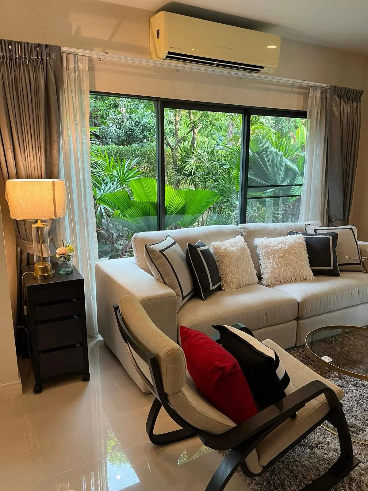 บ้านหรูรีโนเวทใหม่ให้เช่า หมู่บ้านเศรษฐสิริ กรุงเทพกรีฑา 7 หลังมุม 4 ห้องนอน เฟอร์ครบ ใกล้โรงเรียนนานาชาติ - ภาพที่ 13 จาก 15