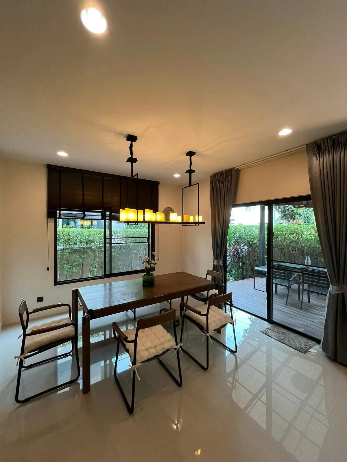 บ้านหรูรีโนเวทใหม่ให้เช่า หมู่บ้านเศรษฐสิริ กรุงเทพกรีฑา 7 หลังมุม 4 ห้องนอน เฟอร์ครบ ใกล้โรงเรียนนานาชาติ - ภาพที่ 12 จาก 15