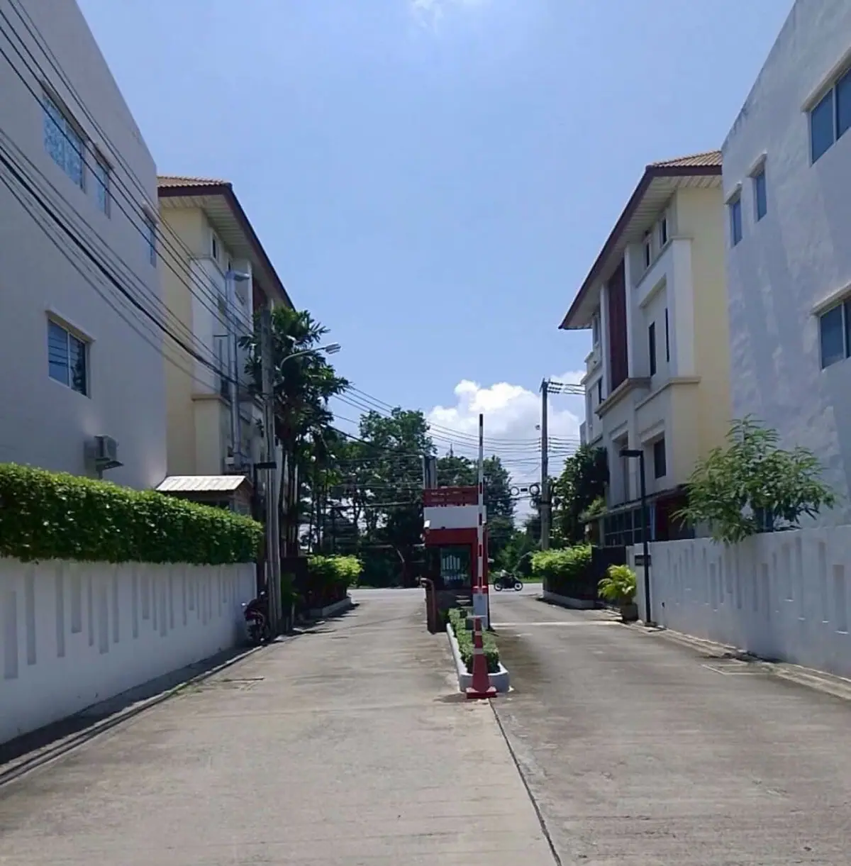 ให้เช่าทาวน์โฮม 3 ชั้น หมู่บ้านกฤษณา Private City ถนนกรุงเทพกรีฑา 4 ห้องนอน 5 ห้องน้ำ ติด 7-11 ใกล้ Wellington & Brighton - ภาพที่ 13 จาก 20